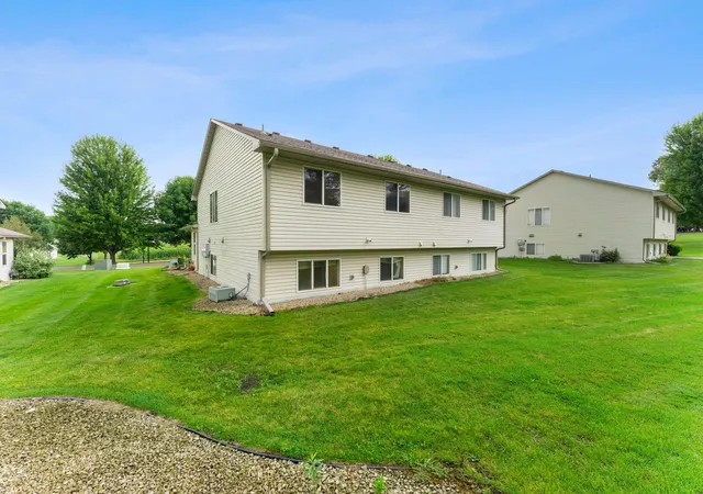 Photo 4 of Single family home for sale at 11109 Frankfort Pkwy NE, Saint Michael, MN 55376 | MLS# 7088398 | Listing updated on 2026-10-08