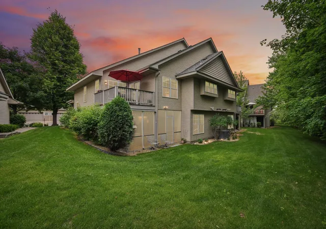 Homes for sale in Woodbury, MN | 1026 Saint Johns Bay, Woodbury, MN 55129 | MLS# 7088407