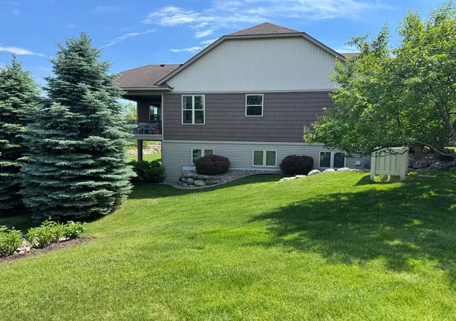 Homes for sale in Bloomington, MN | 10788 Lyndale Bluffs Trl, Bloomington, MN 55420 | MLS# 7088409