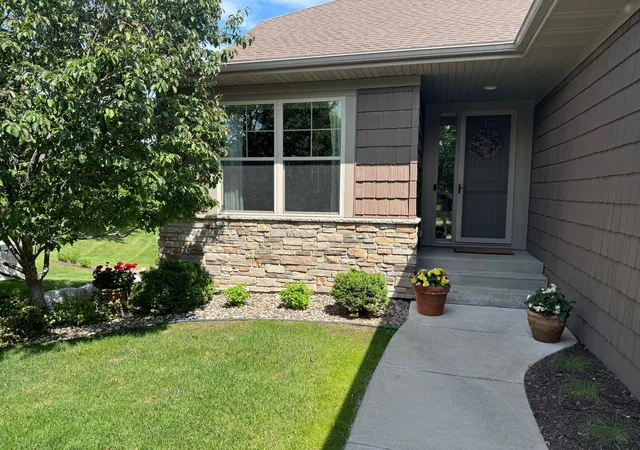 Homes for sale in Bloomington, MN | 10788 Lyndale Bluffs Trl, Bloomington, MN 55420 | MLS# 7088409