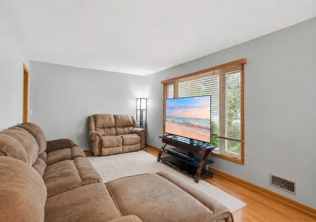 2nd image of 915 River Ave S, Sauk Rapids, MN 56379 | MLS# 7088471
