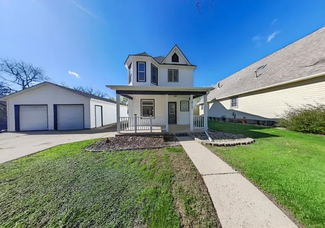 Photo 1 of Single family home for sale at 1017 Pine St, Dawson, MN 56232 | MLS# 7088517 | Listing updated on 2026-09-14