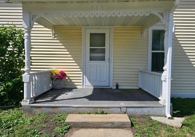 3rd image of 213 E Fremont St, Spring Valley, MN 55975 | MLS# 7088519