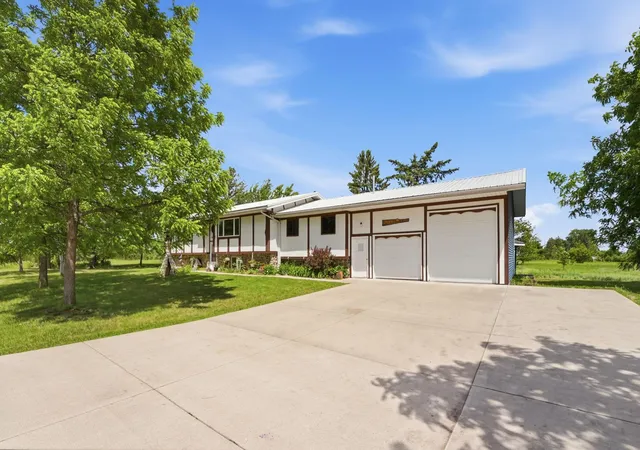 3rd image of 670 23Rd Ave Ne, Sauk Rapids, MN 56379 | MLS# 7088526