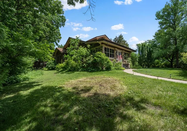 Photo 3 of Single family home for sale at 721 Cedar St, Alexandria, MN 56308 | MLS# 7088528 | Listing updated on 2026-08-20