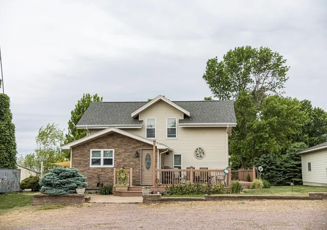 Photo 1 of Single family home for sale at 654 91st Street, Beaver Creek, MN 56116 | MLS# 7088536 | Listing updated on 2026-06-08