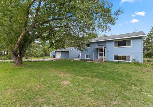 Photo 1 of Single family home for sale at 20091 Red Wing Blvd, Hastings, MN 55033 | MLS# 7088577 | Listing updated on 2026-10-02