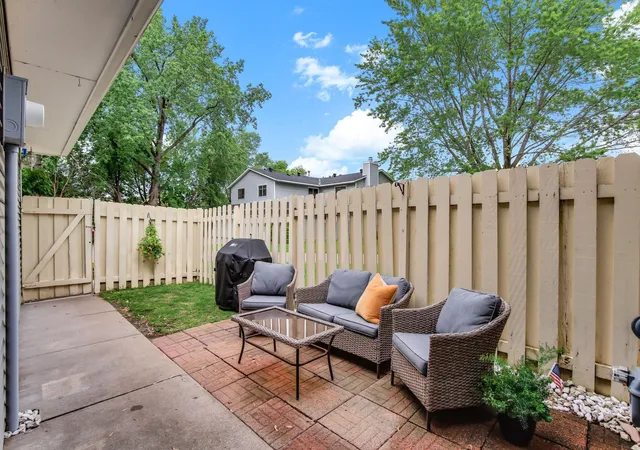 3rd image of 7604 Rimbley Rd, Saint Paul, MN 55125 | MLS# 7088633