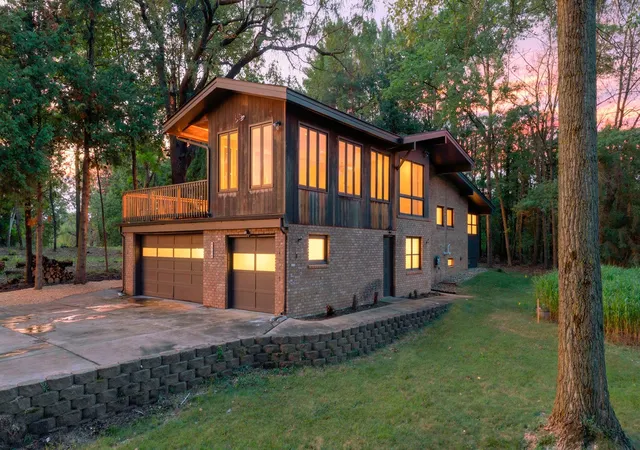 2nd image of 4508 Birchbark Trl N, Lake Elmo, MN 55042 | MLS# 7088706
