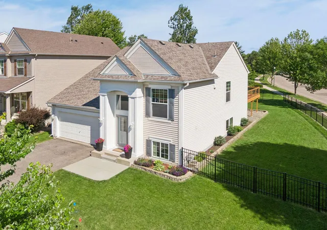 2nd image of 2229 Grimm Rd, Chaska, MN 55318 | MLS# 7088753