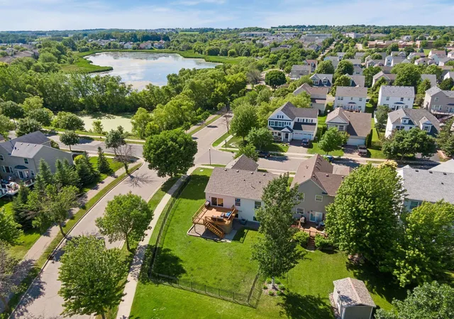 3rd image of 2229 Grimm Rd, Chaska, MN 55318 | MLS# 7088753