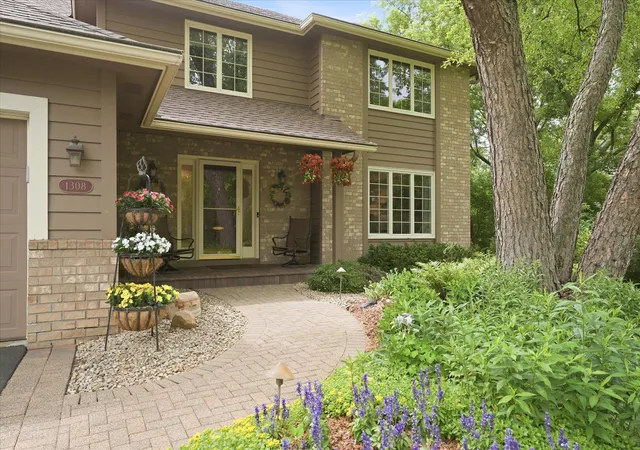 Photo 1 of Sale Pending at 1308 Summit Oaks Dr, Burnsville, MN 55337 | MLS# 7088757 | Listing updated on 2026-08-17