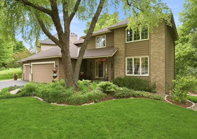 Photo 2 of Sale Pending at 1308 Summit Oaks Dr, Burnsville, MN 55337 | MLS# 7088757 | Listing updated on 2026-08-17