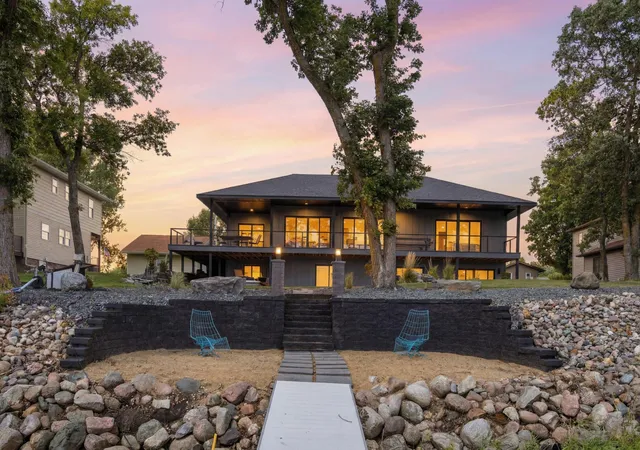 2nd image of 826 Shorewood Dr, Detroit Lakes, MN 56501 | MLS# 7088787