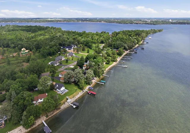 63rd image of 826 Shorewood Dr, Detroit Lakes, MN 56501 | MLS# 7088787