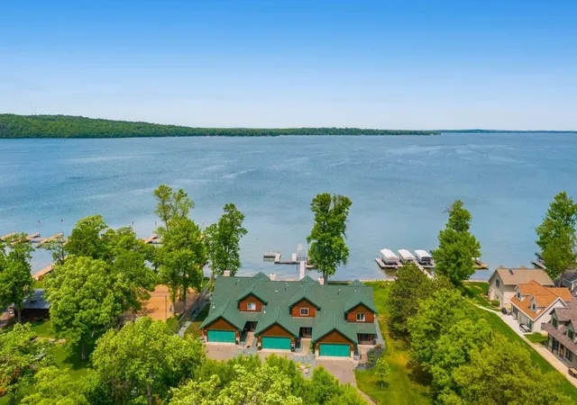 2nd image of 10442 Gull Point Rd, Brainerd, MN 56401 | MLS# 7088789