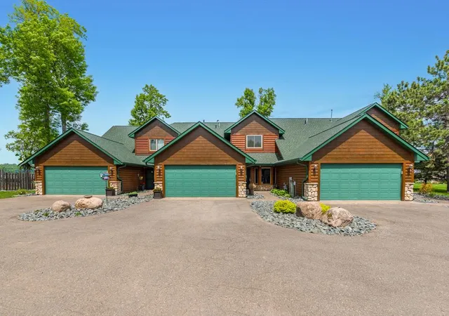 Photo 3 of Single family home for sale at 10442 Gull Point Rd, Brainerd, MN 56401 | MLS# 7088789 | Listing updated on 2026-08-19