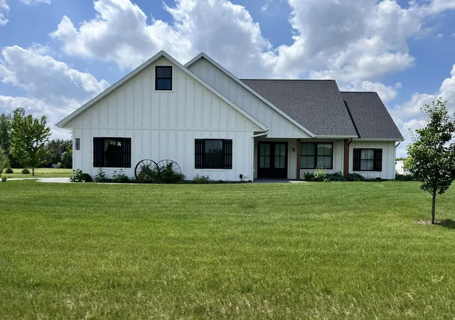 Photo 3 of Sale Pending at 721 St James Cir, Litchfield, MN 55355 | MLS# 7088790 | Listing updated on 2026-09-13