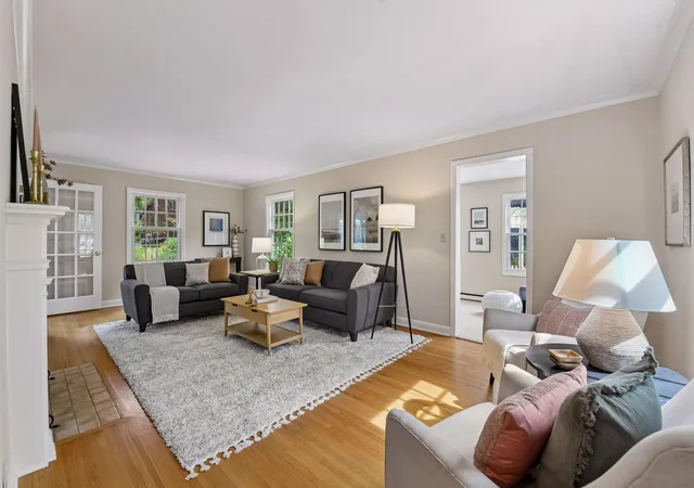 Photo 3 of Single family home for sale at 6 Edina Ct, Edina, MN 55424 | MLS# 7088799 | Listing updated on 2026-09-19
