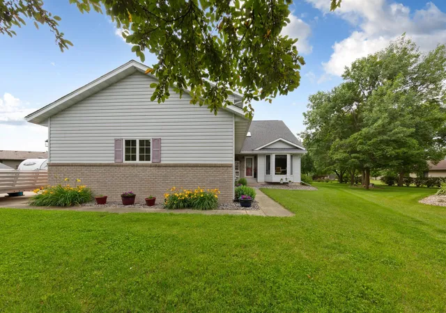 Homes for sale in Waseca, MN | 908 9th St Se, Waseca, MN 56093 | MLS# 7088860