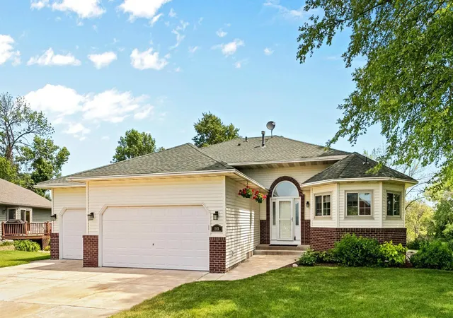 Homes for sale in Forest Lake, MN | 1505 14th St Se, Forest Lake, MN 55025 | MLS# 7088868