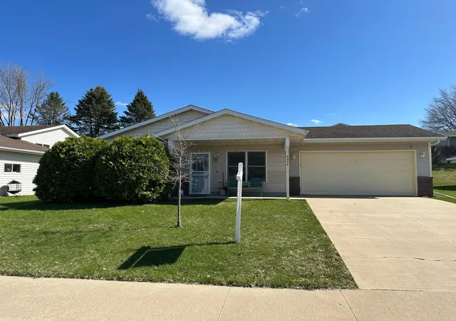 Photo 1 of Single family home for sale at 4552 Manor Brk Dr Nw, Rochester, MN 55901 | MLS# 7088874 | Listing updated on 2026-08-05