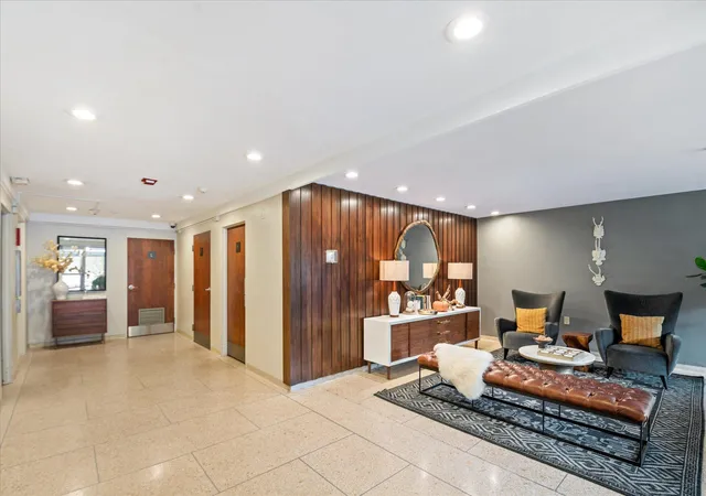 2nd image of 2928 Dean Pkwy #2J, Minneapolis, MN 55416 | MLS# 7088886