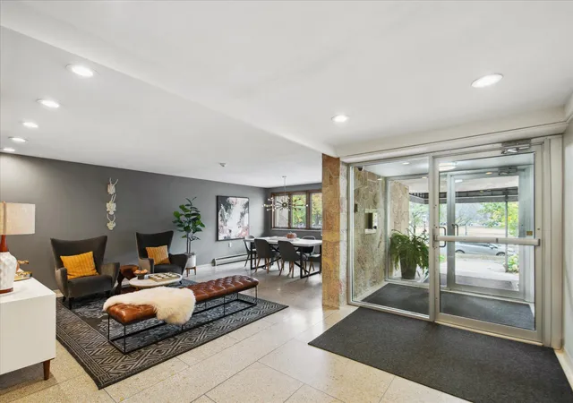 3rd image of 2928 Dean Pkwy #2J, Minneapolis, MN 55416 | MLS# 7088886