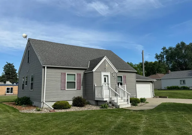 Homes for sale in Olivia, MN | 405 N 11th St, Olivia, MN 56277 | MLS# 7088897
