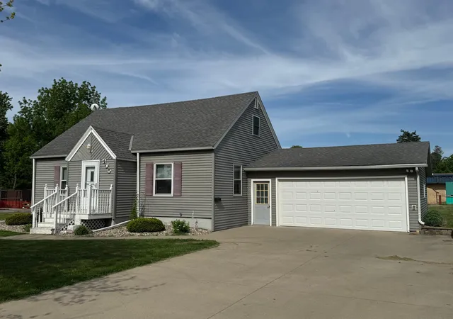 Homes for sale in Olivia, MN | 405 N 11th St, Olivia, MN 56277 | MLS# 7088897