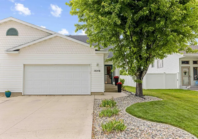 Homes for sale in West Fargo, ND | 1646 19th Ave E, West Fargo, ND 58078 | MLS# 7088928