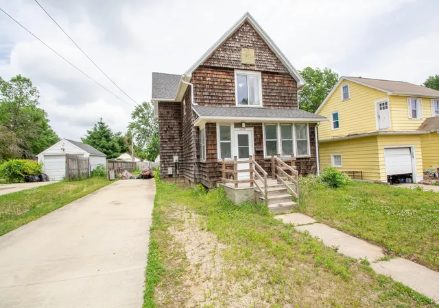 1st image of 1402 9th Ave Nw, Austin, MN 55912 | MLS# 7088957