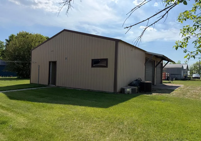 Homes for sale in Oakes, ND | 405 S 3Rd St, Oakes, ND 58474 | MLS# 7089038