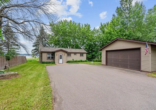 Homes for sale in Lindstrom, MN | 12280 Mentzer Trl, Lindstrom, MN 55045 | MLS# 7089074