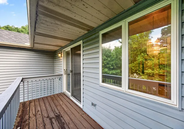 Homes for sale in Mounds View, MN | 2576 Moundsview Drive, Mounds View, MN 55112 | Houzeo