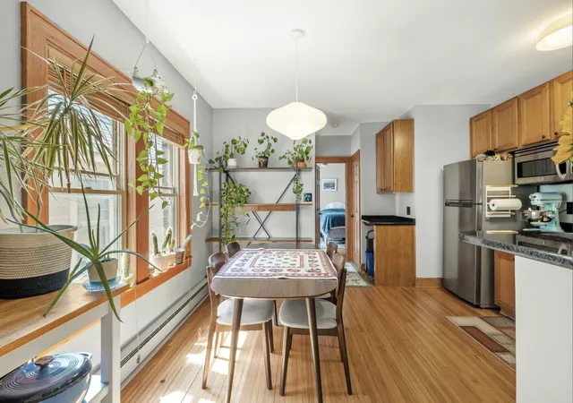 Listing Photo 5 - Condo for sale in building located at 2701 Harriet Ave, Minneapolis, MN 55408 - Unit #202