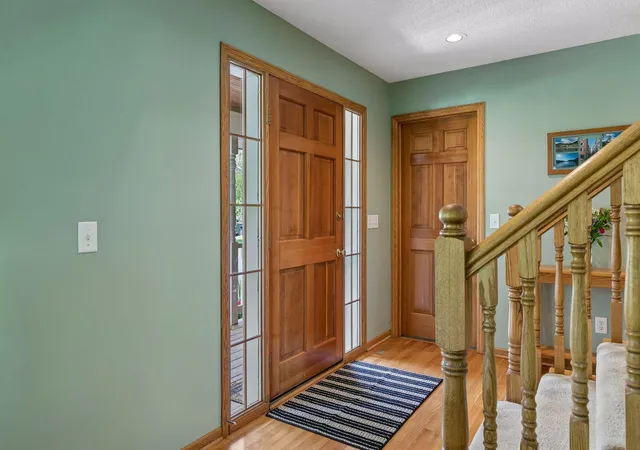 3rd image of 13437 Georgia Cir, Saint Paul, MN 55124 | MLS# 7089159