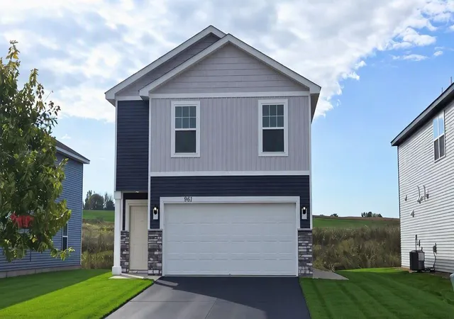Photo 1 of Single family home for sale at 961 Stone Crk Dr, Jordan, MN 55352 | MLS# 7089173 | Listing updated on 2026-10-08