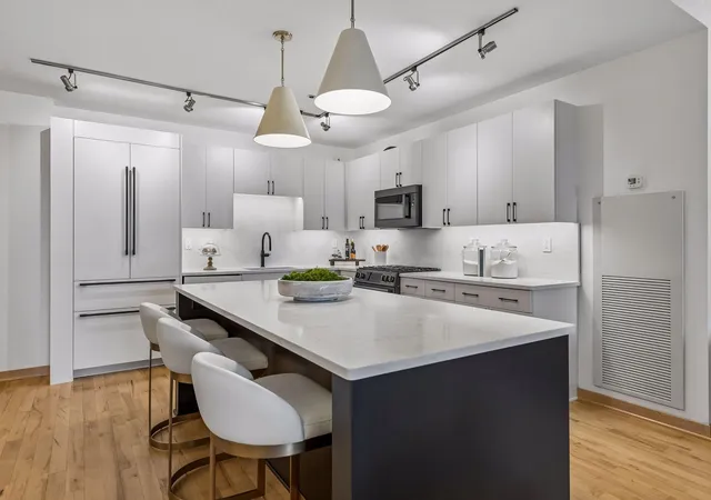 Homes for sale in Minneapolis, MN | 215 10th Ave S #321, Minneapolis, MN 55415 | MLS# 7089181