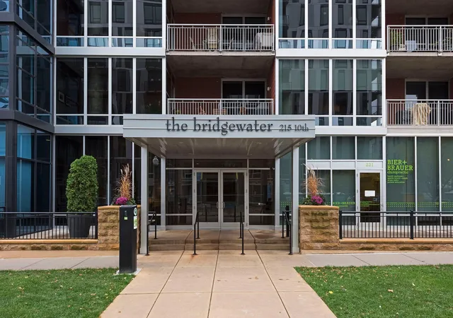Homes for sale in Minneapolis, MN | 215 10th Ave S #321, Minneapolis, MN 55415 | MLS# 7089181