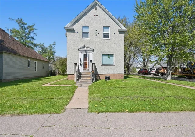 2nd image of 2601 Hughitt Ave, Superior, WI 54880 | MLS# 7089184