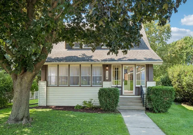 2nd image of 116 Shumway Ave, Faribault, MN 55021 | MLS# 7089201