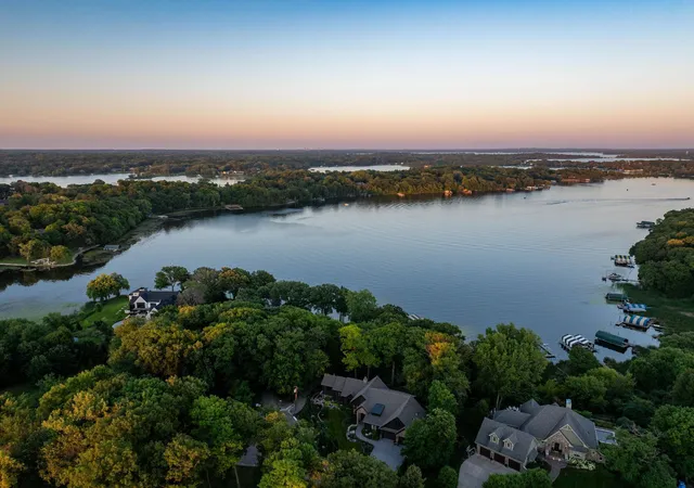 Photo 3 of Single family home for sale at 860 Windjammer Ln, Mound, MN 55364 | MLS# 7089216 | Listing updated on 2026-07-27