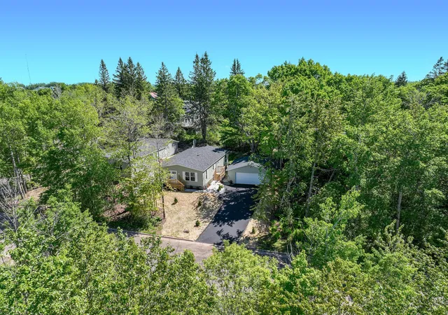 Homes for sale in Duluth, MN | 306 W Palm St, Duluth, MN 55811 | MLS# 7089293