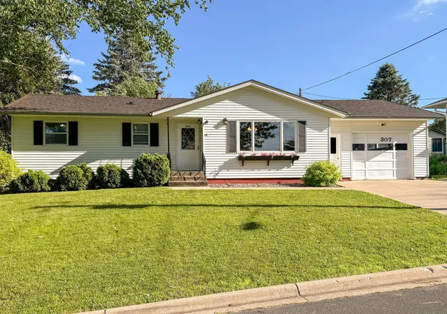 1st image of 307 Hilltop Dr, Goodhue, MN 55027 | MLS# 7089295