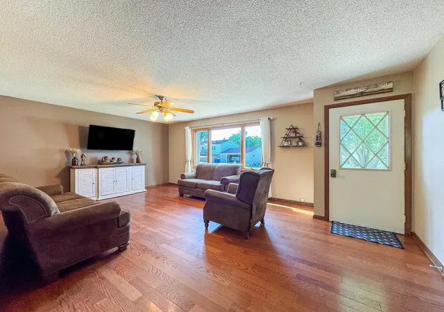 5th image of 307 Hilltop Dr, Goodhue, MN 55027 | MLS# 7089295