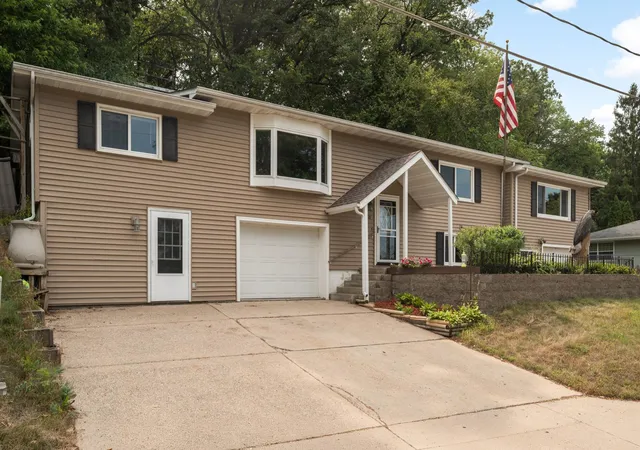 3rd image of 3453 Forrest Ln, Red Wing, MN 55066 | MLS# 7089316