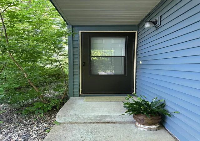 Photo 4 of Sale Pending at 2341 14th Terrace NW, Saint Paul, MN 55112 | MLS# 7089318 | Listing updated on 2026-08-27