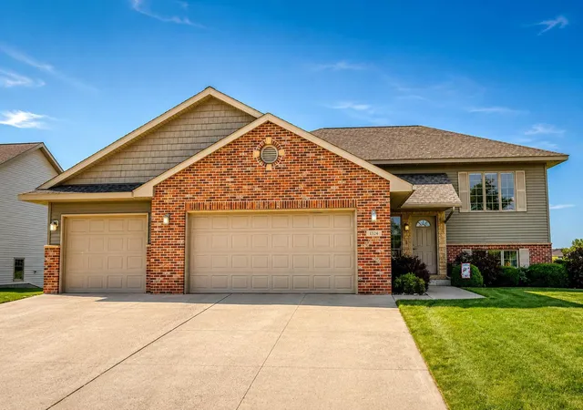 1st image of 1324 Augusta Dr, Mankato, MN 56001 | MLS# 7089325