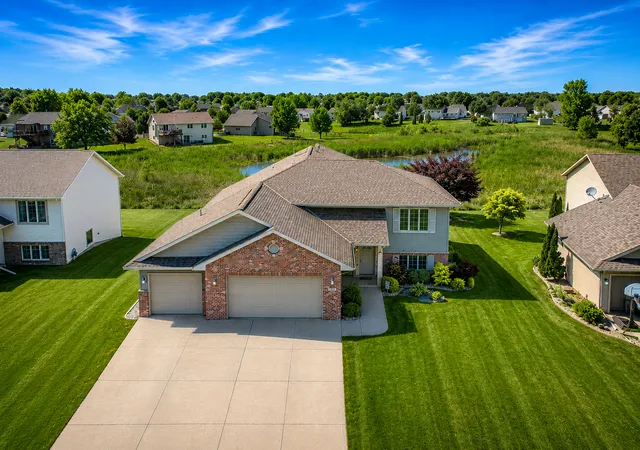 4th image of 1324 Augusta Dr, Mankato, MN 56001 | MLS# 7089325